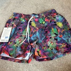 LULULEMON Pool Shorts 5” floral